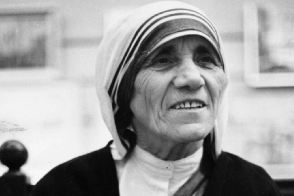 Essay On Mother Teresa for Students and Children In English - The Study Cafe