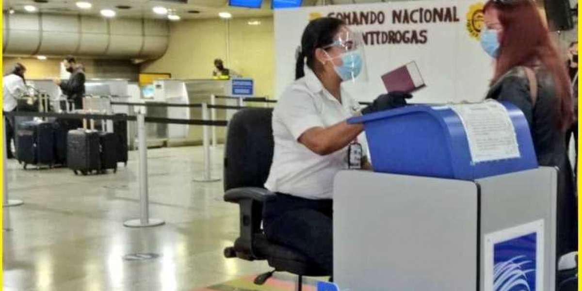 How do I speak to a live person at Copa Airlines?