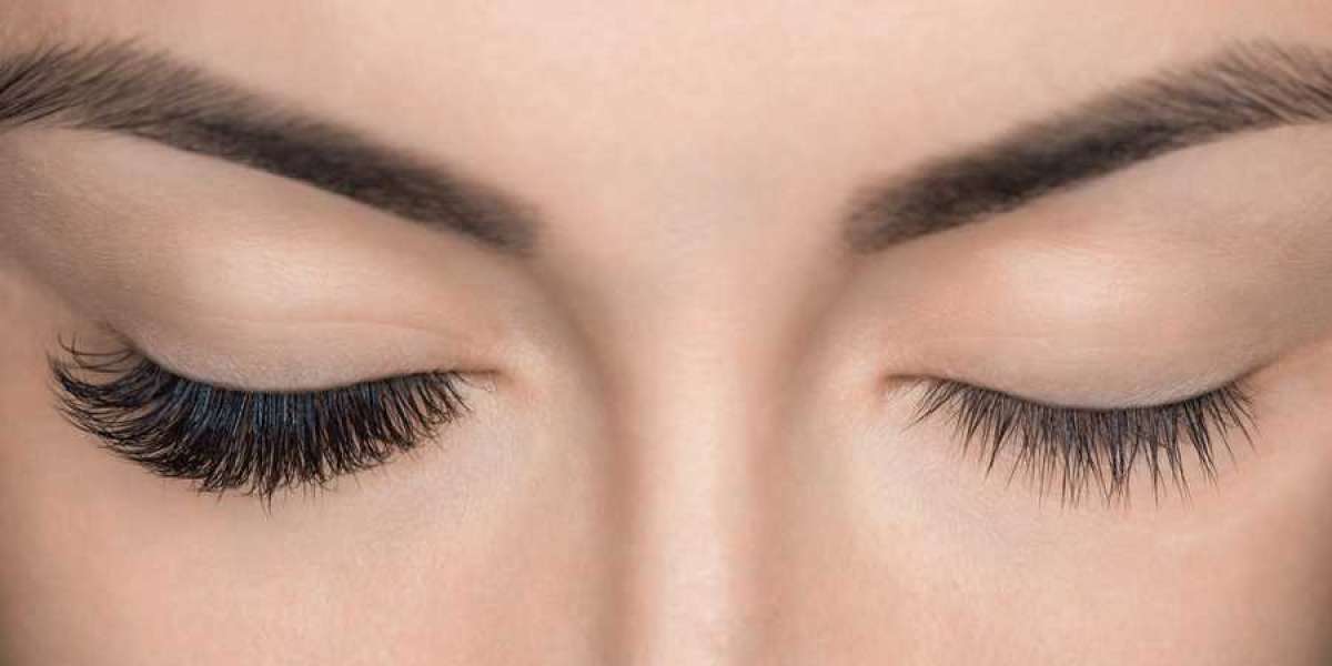  What is the most effective eyelash growth serum?