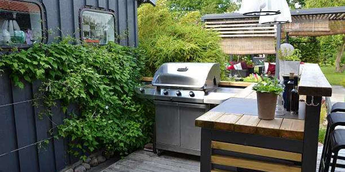 Choosing the Right Appliances for Your Outdoor Kitchen