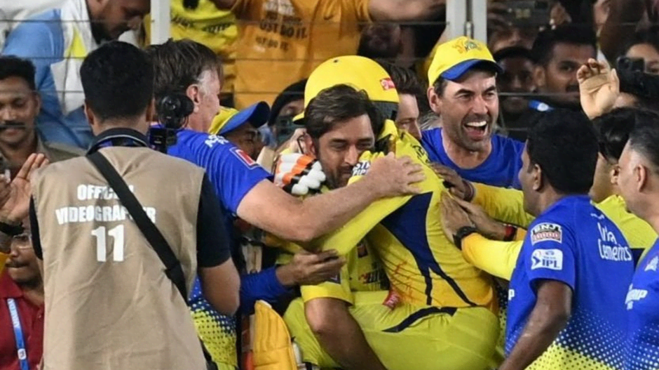 CSK seals fifth IPL victory, Dhoni's fifth title record sparks Twitter frenzy