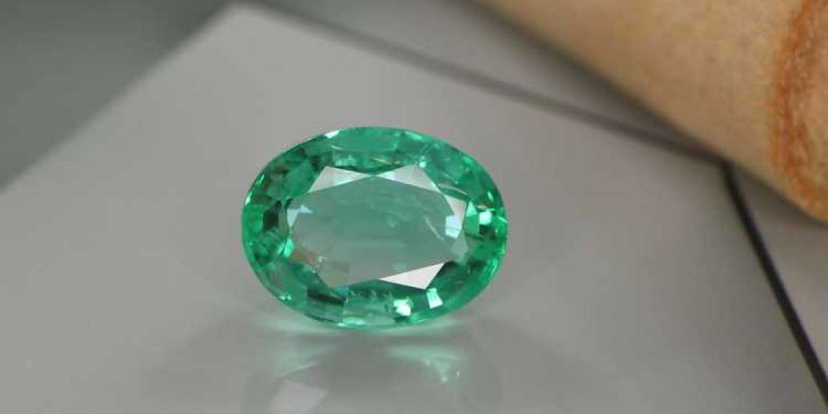 The Radiant Beauty of Colombian Emeralds: A Gemstone of Legends and Luxury