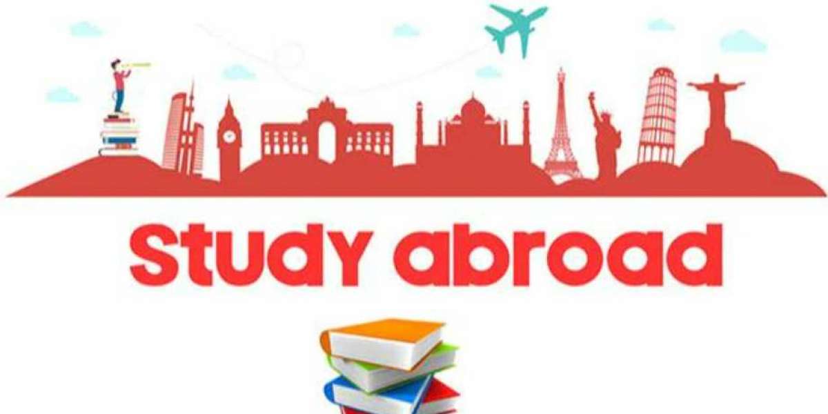 Get a global perspective on your degree with a study abroad in the UK.
