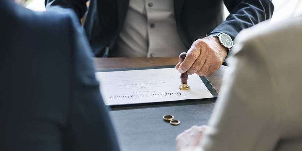 The Role Of A Divorce Lawyer In Property Division