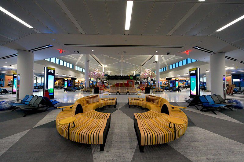 Newark Airport Lounges (Full List), EWR Priority & Day Pass