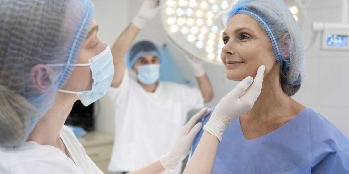 Searching for The Best Plastic Surgeon in New York- Some Tips to Consider