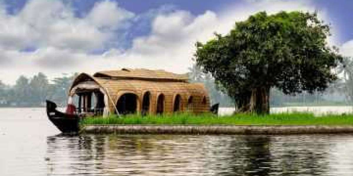 Discover the Magic of an Alleppey Boat House Experience